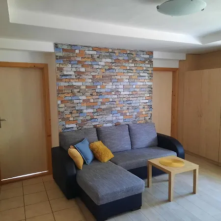 U Adamov Apartamento *